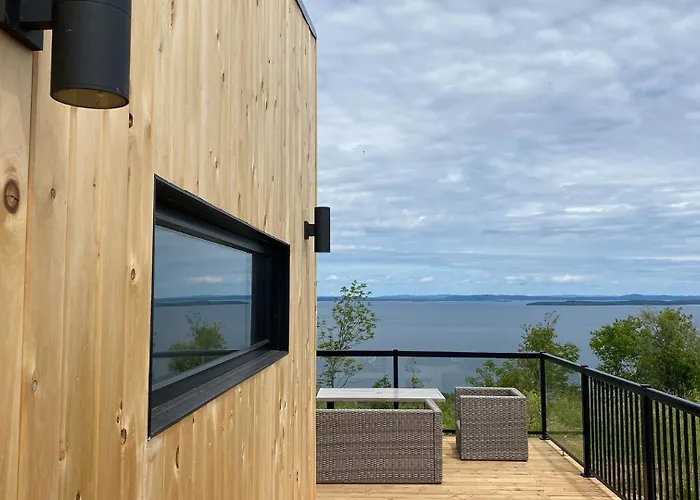 Ten Mile Point Resort